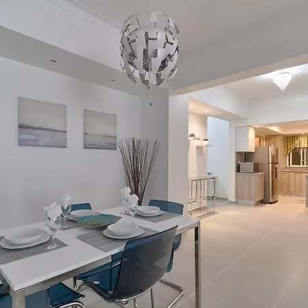 Dom. Rep. Exclusive 2 Bed Apt. Evaristo Morales